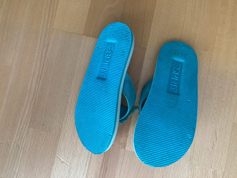 ESPRIT FLIP FLOPS in Feucht