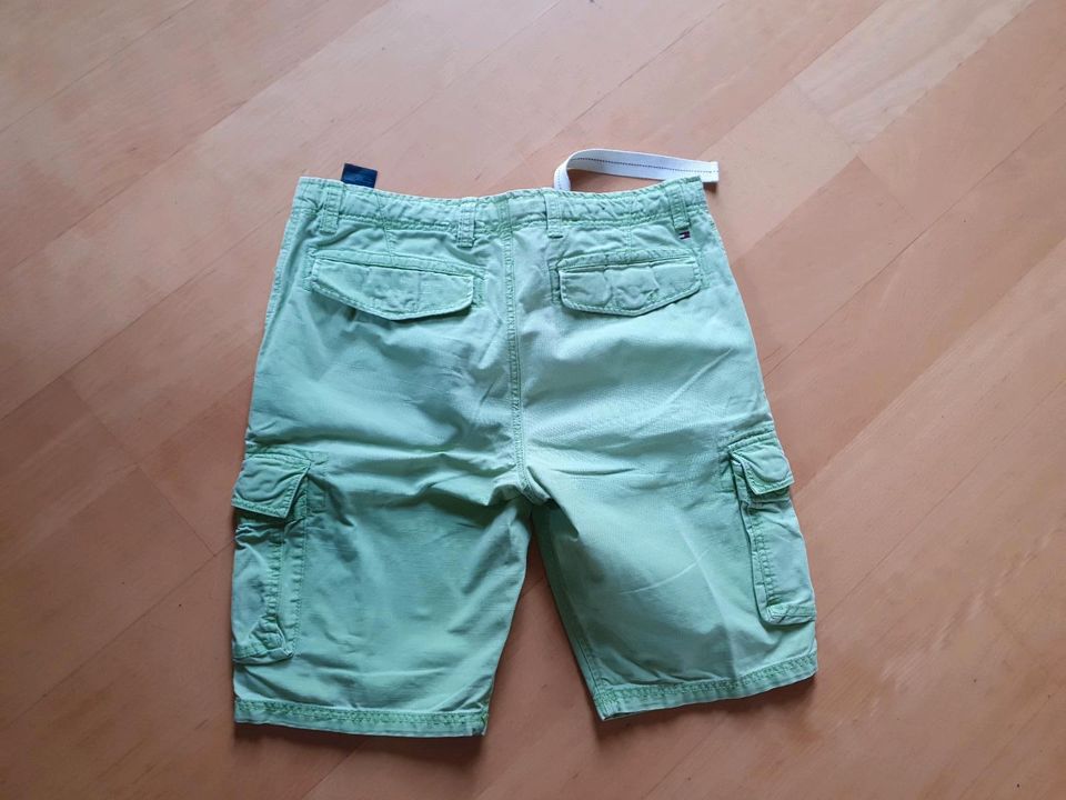 TOMMY HILFIGER HERREN BERMUDA  CARGO SHORTS NP.99 GR.52/ L TOP! in Wolfsburg