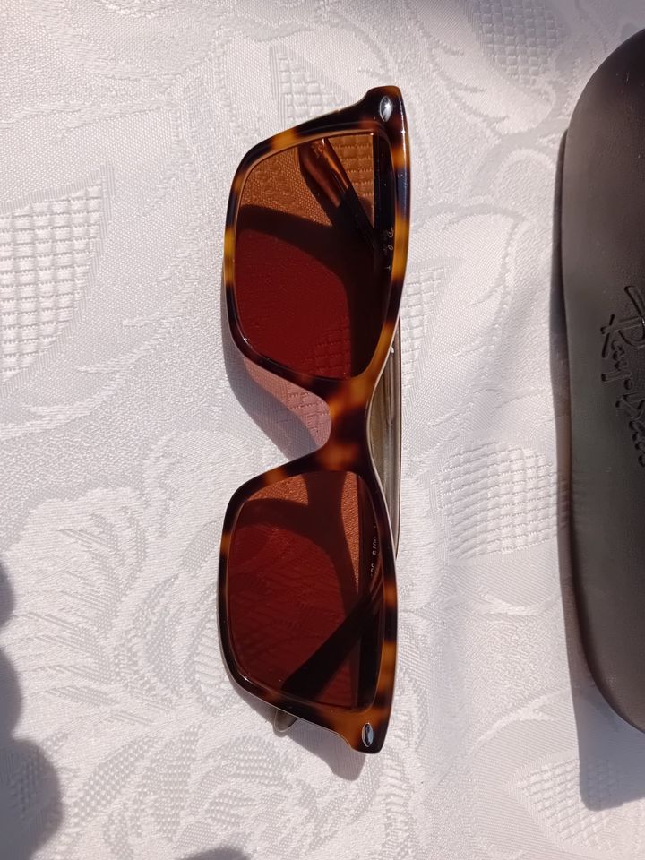 Sonnenbrille, original  Ray Ban mit Etui in Merzig