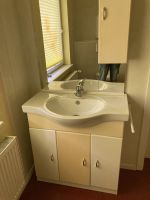 Badezimmerschrank mit Spiegel und Waschbecken gebraucht Brandenburg - Stechlin Vorschau