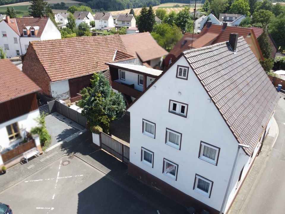 DIETZ: Einfamilienhaus mit Nebengebäude + großer Scheune! in Schaafheim