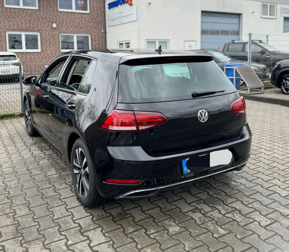 VW Golf 7 2.0 TDI SCR DSG IQ.DRIVE in Essen