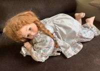 Porzellan- Puppe ; Mädchen; liegend ; sehr guter Zustand Schleswig-Holstein - Selent Vorschau