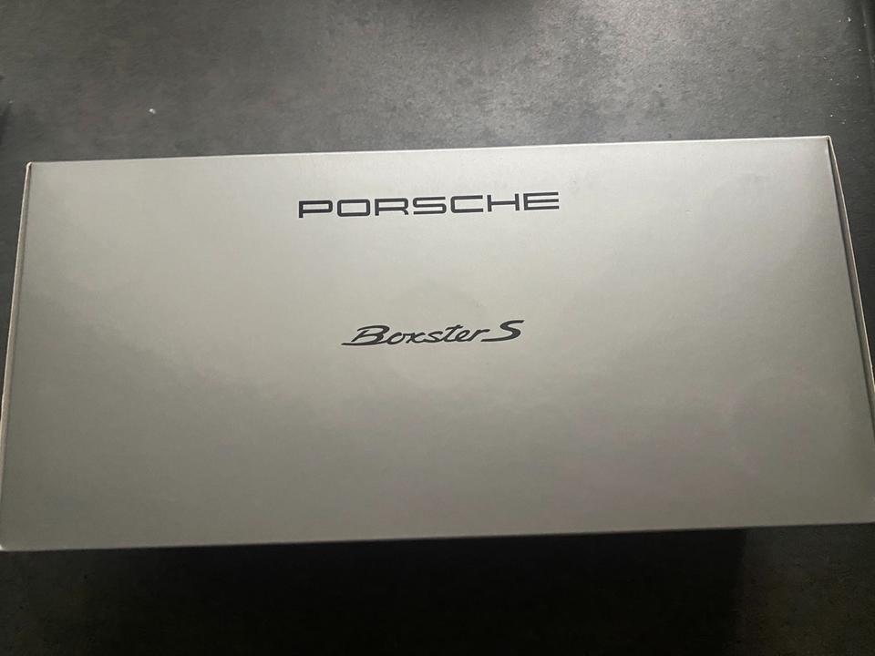 Porsche Modellautos 1:18 Cayman S, Boxter S, 919 Hybrid Le Mans in Stuttgart