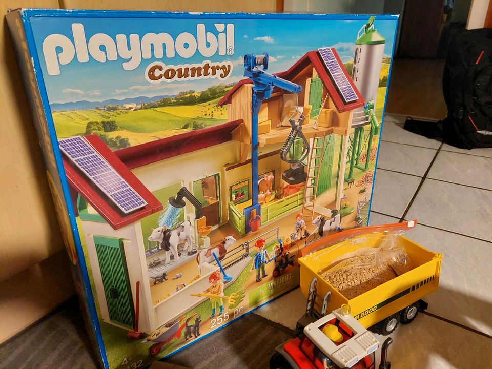 Playmobil country Bauernhof wie abgebildet im Set in Möhnesee