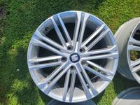 Seat Leon 5F VW Golf 17 Zoll Felgen Alufelgen 5F0601025S Baden-Württemberg - Winterlingen Vorschau