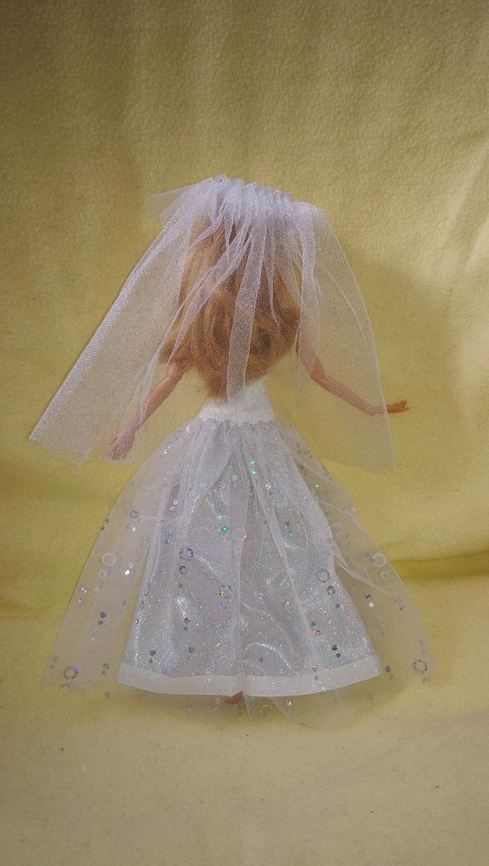Barbie Puppen Glitzer Kleid Weiß Silber Prinzessin Braut Hochzeit in Perleberg