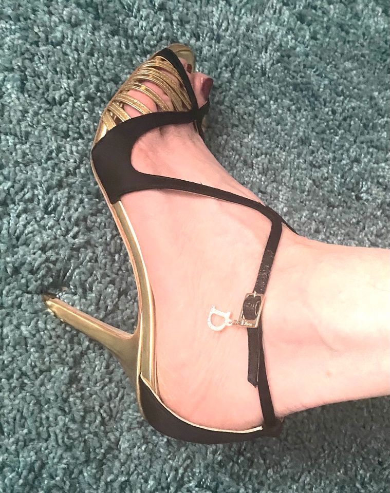 Original Dior Abendschule Pumps schwarz Gold 37,5 in Leinfelden-Echterdingen