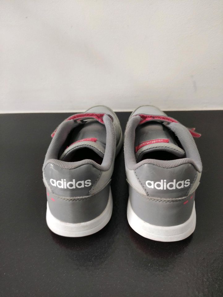 Adidas Turnschuhe, Schuhe, Sneaker,  Gr. 35, grau / pink in Lathen