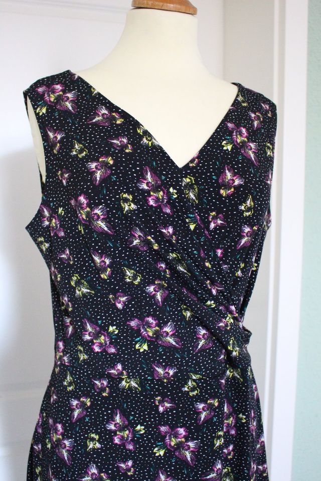 TOP: Kleid / Sommerkleid / Comma, Gr. 38, schwarz, Blumen in Hof (Saale)