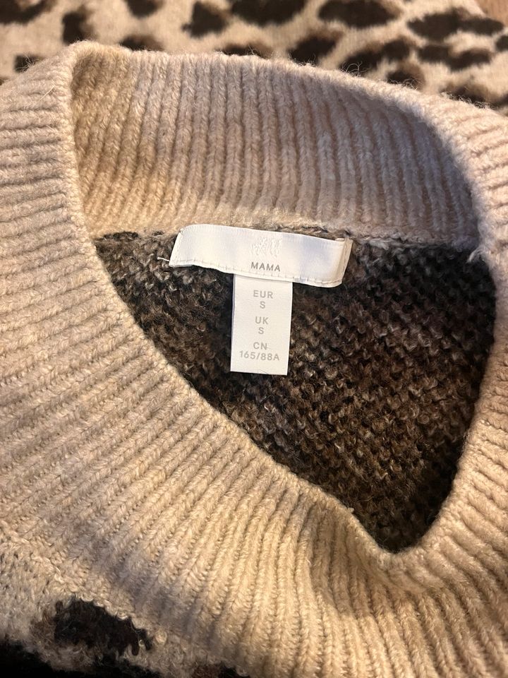 H & M Mama Pullover in Bremen