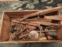 Eine Kiste diverses altes Werkzeug Konvolut Rheinland-Pfalz - Burgschwalbach Vorschau