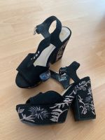 Schuhe Heels Pumps mit Muster Saarland - Völklingen Vorschau