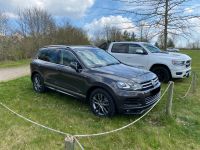 Volkswagen VW Touareg 3.0 V6 TDI R-Line VOLL Bayern - Altdorf Vorschau