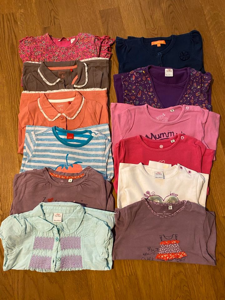 Mädchen Oberteile/Shirts Gr.86 (12 Teile) in Kerpen