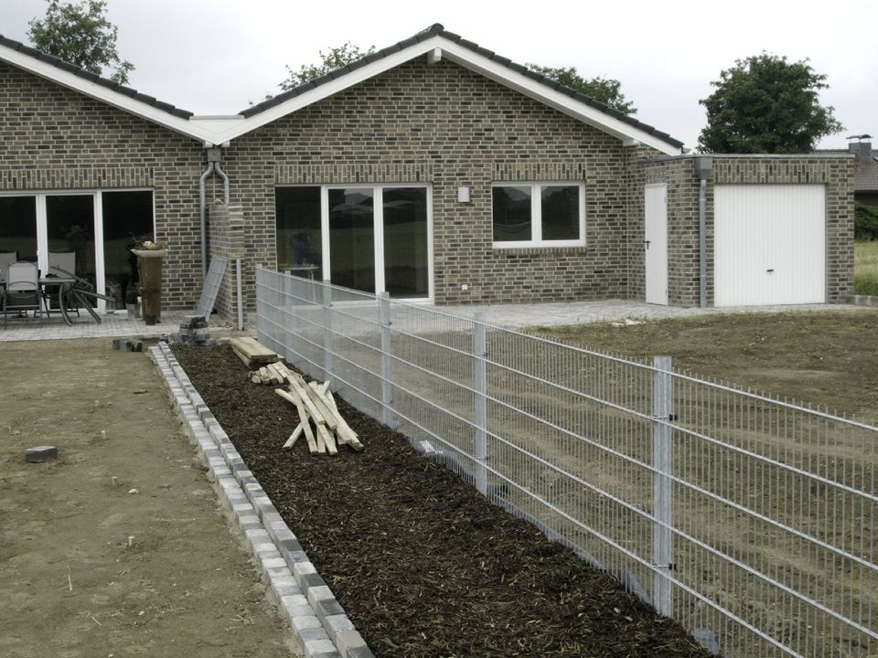 Gartenpflege-Heckenschnitt-Gehölzschnitt Rasenpflege Gartenarbeit in Bedburg-Hau