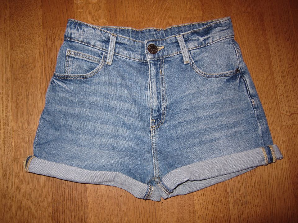 Hübsche kurze Jeans Hose blau Gr. 170 für Mädchen in Planegg