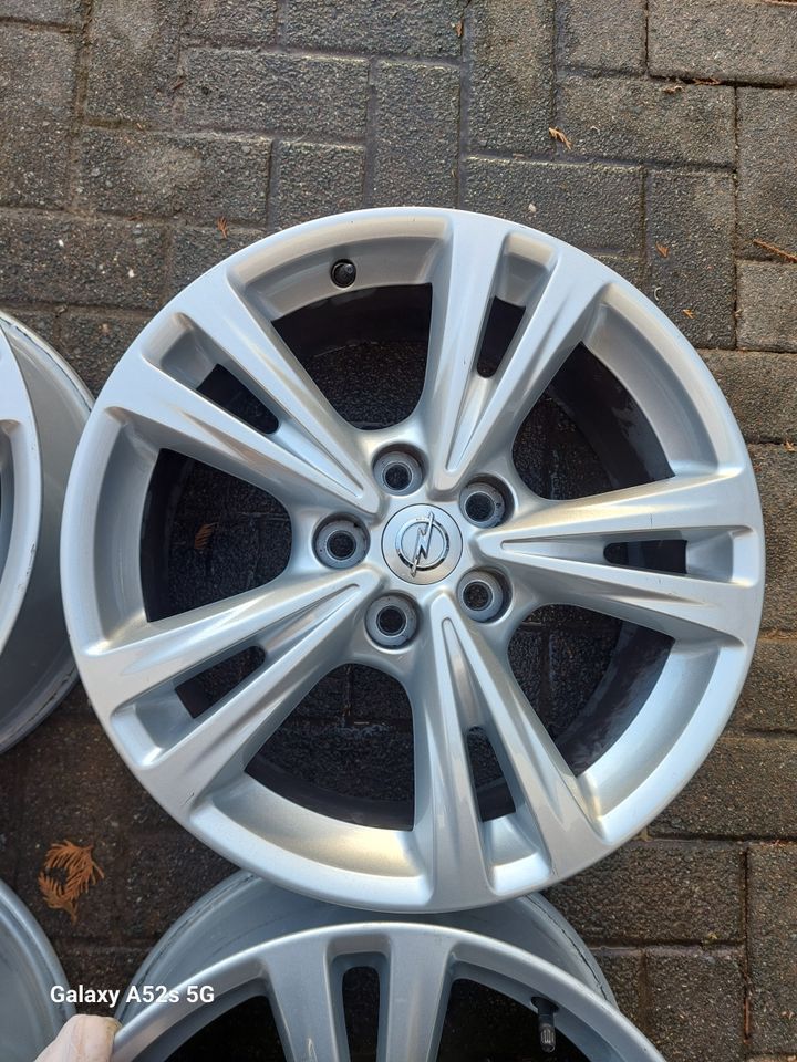 4x Original Opel Insignia A 18" Alufelgen 8Jx18 5x120 ET41 RDKS in Leidersbach