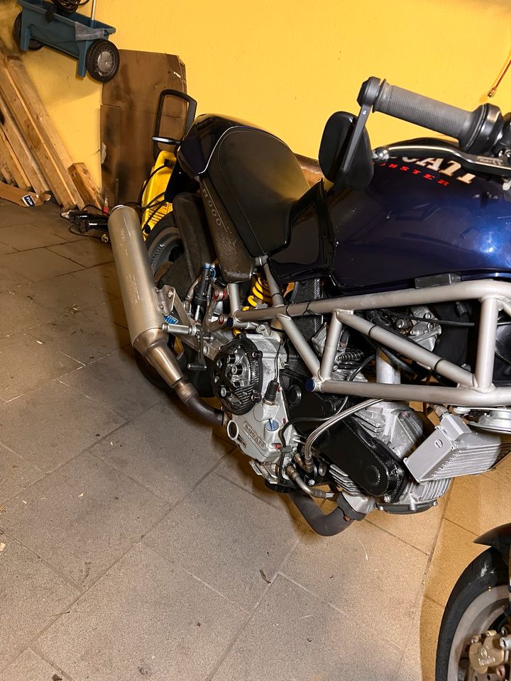 Ducati Monster 900 in Herscheid