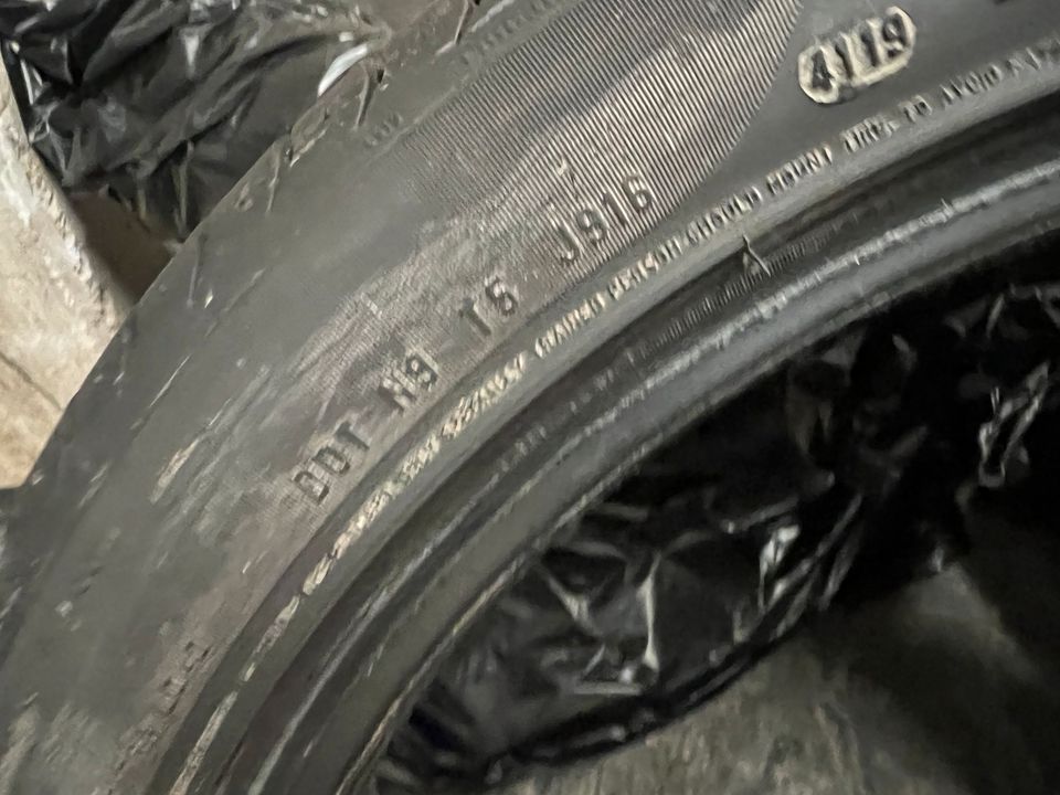 1 Satz Reifen Pirelli P Zero 275/40 ZR 20 in Boppard