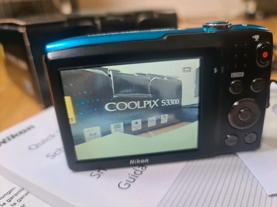 Nikon COOLPIX S3300 blau - Digitalkamera - OVP in Braunschweig