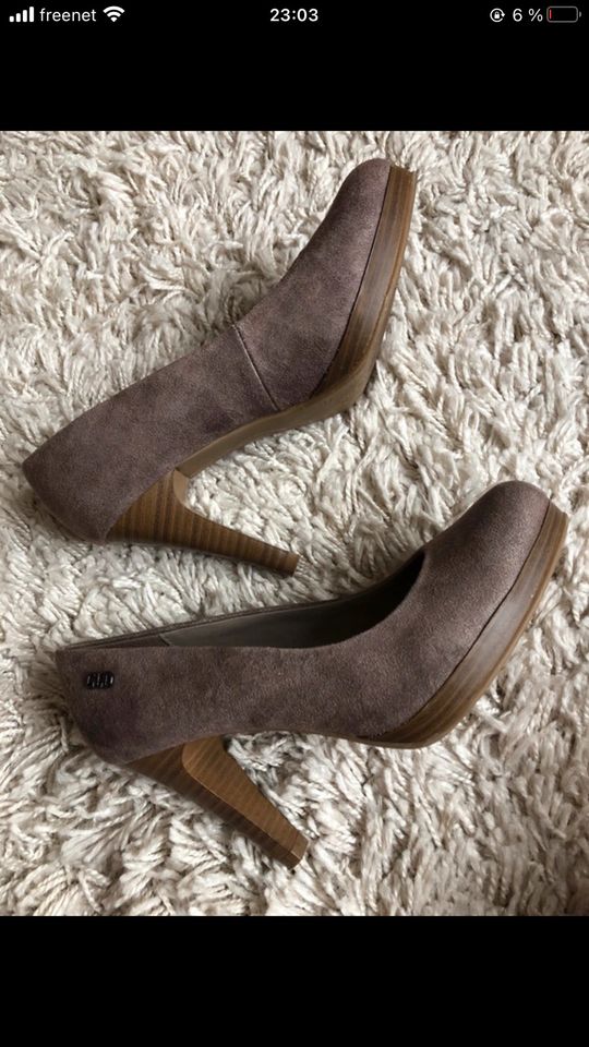 Pumps high heels braun taupe wildlederimitat Plateau 37 wie neu in Hannover