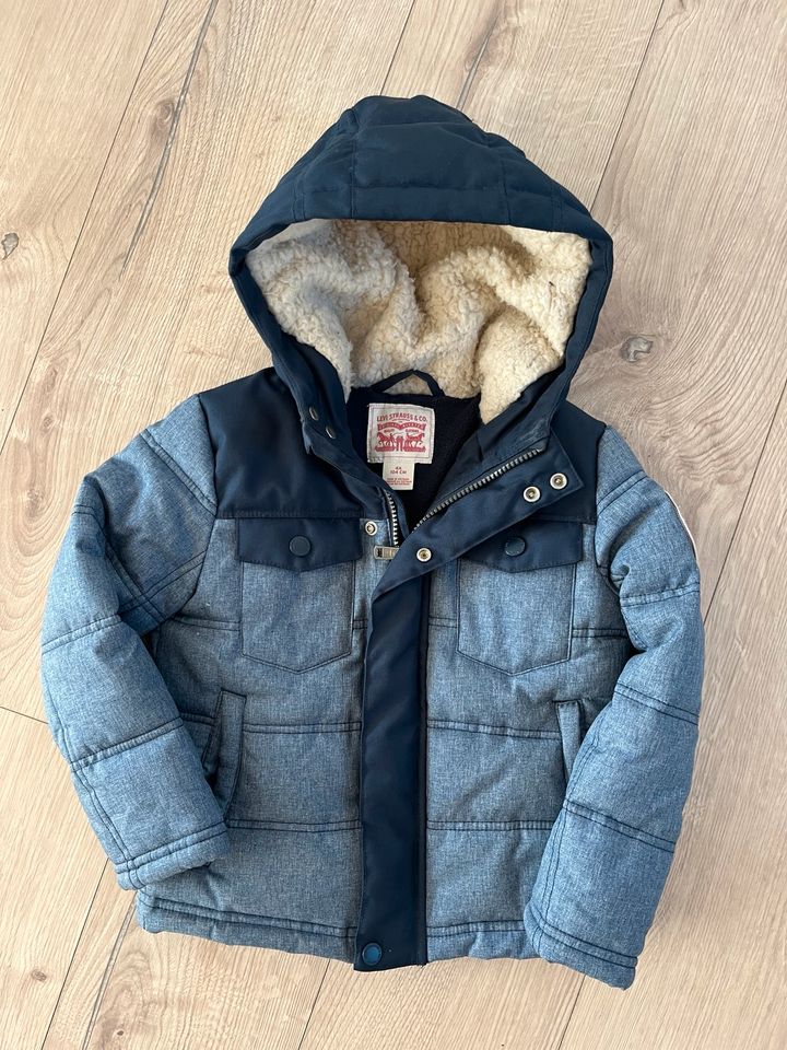 Winterjacke von Levi’s fast neu, sehr warm in Berlin