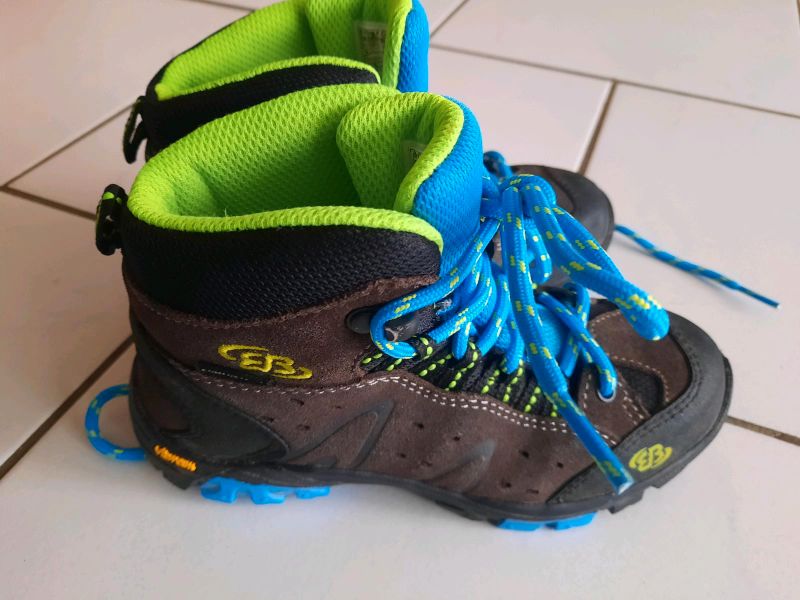 Brütting Wanderschuhe Outdoor Trekking Schuhe 30 Wasserdicht in Hessen -  Steinau an der Straße | Gebrauchte Kinderschuhe Größe 30 kaufen | eBay  Kleinanzeigen ist jetzt Kleinanzeigen