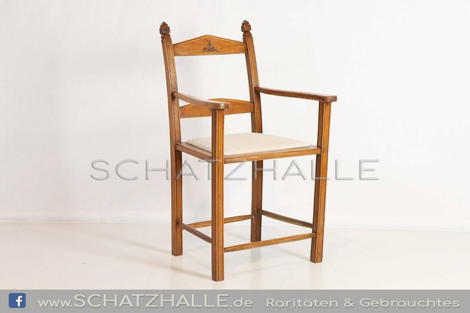 Edles Stuhl-Set mit 6x Holzstuhl in zeitlosem Design, Klassiker in Lichtenstein