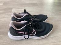 Nike Sneaker Damen Gr. 38 Sachsen - Hoyerswerda Vorschau