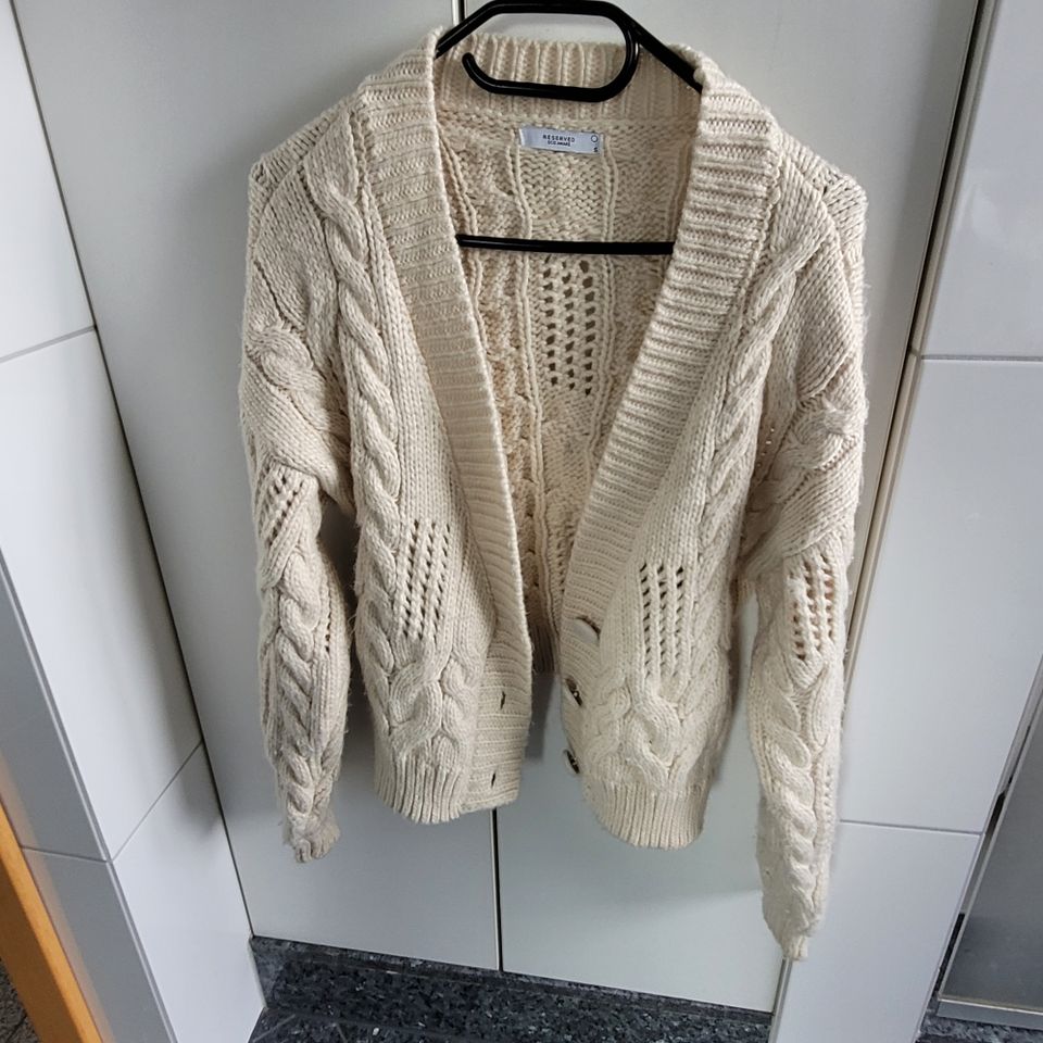 Damen Strickjacke von Reserved Eco Aware Gr. S in Viersen