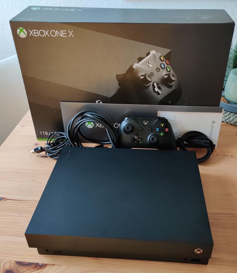 XBOX One X 1TB in OVP, original Controller, TOP Zustand in Lippstadt