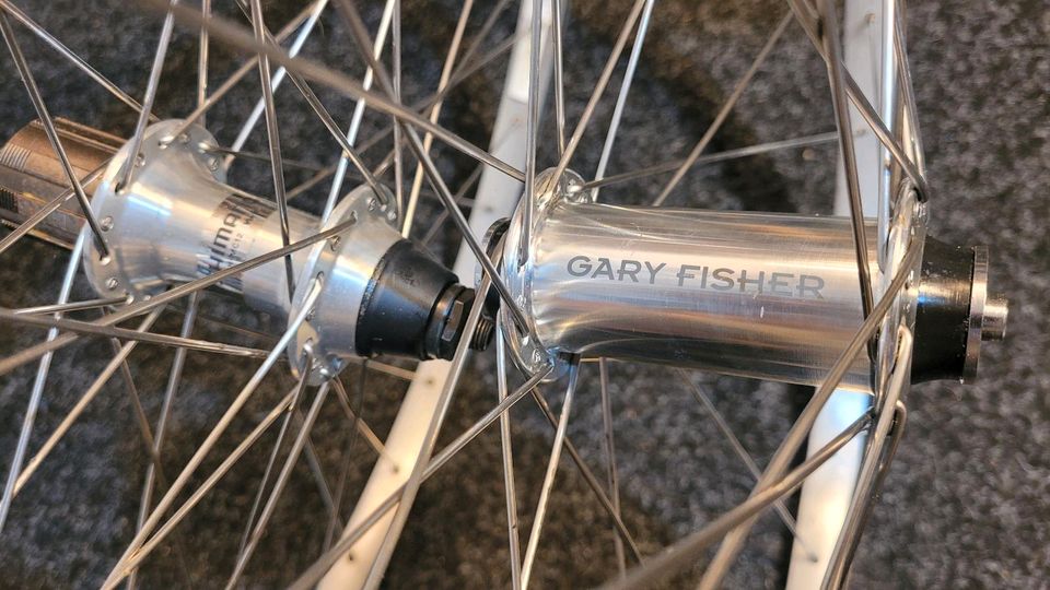 26" retro Laufradsatz Gary Fisher Bontrager Maverick FH-MC12 MTB in Geldern