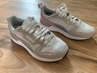 Sneaker Sportschuh Puma Größe 36 Mecklenburg-Vorpommern - Wittendörp Vorschau