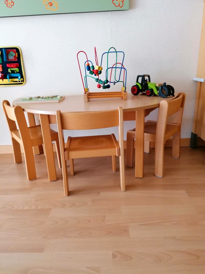 Buche Halbkreistisch + 3 Stühle in Würselen