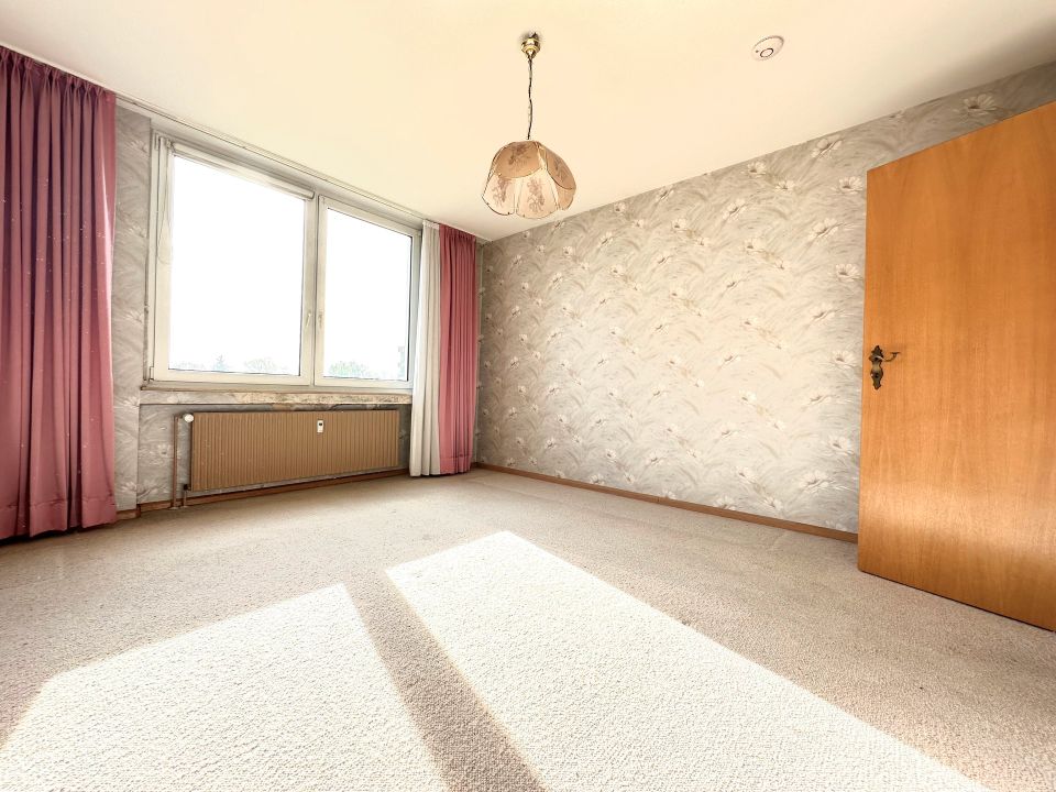 84 m2 275 € Hausgeld! Barrierearme ETW + West-Loggia. 3,5 Z. mit Aufzug, Stellplatz & Rheinnähe. in Köln