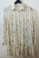 Tolles luftiges Sommerkleid mit floralem Muster Hessen - Fernwald Vorschau