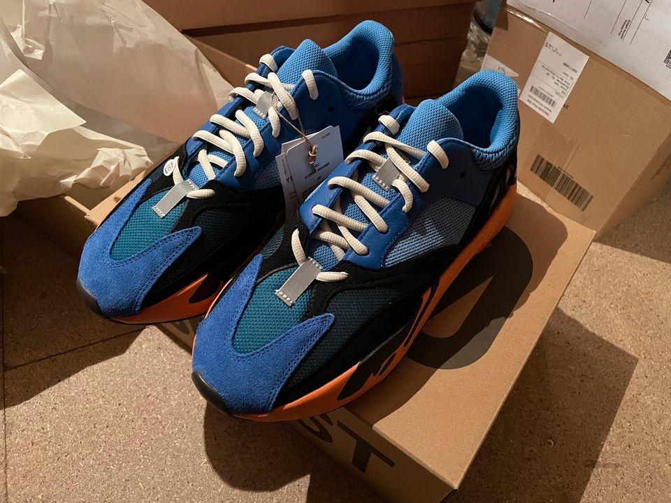 Yeezy Boost 700 v1 bright Blue Gr.44 in Storkow (Mark)