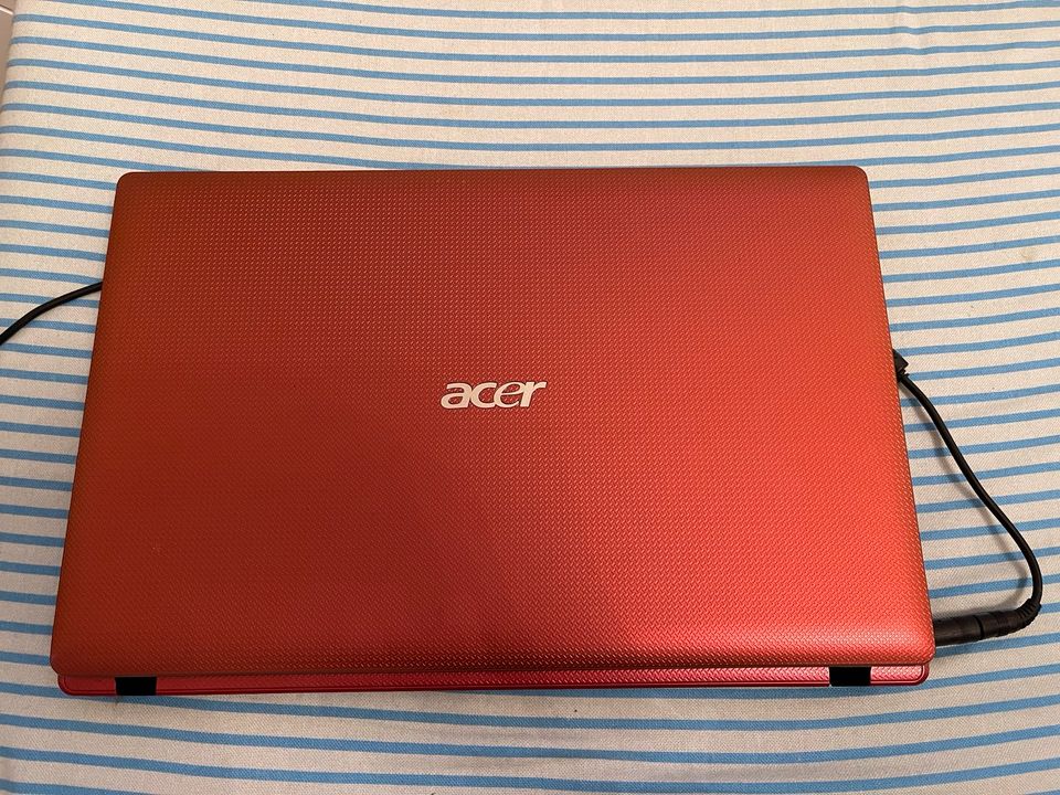 Acer aspire 5741 series laptop Mit Netzteil Beschreibung lesen in Hanau