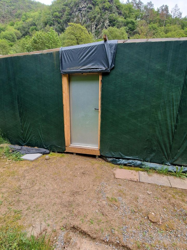 Feststehendes Vorzelt/Gartenhaus massive aus Holz in Siegburg