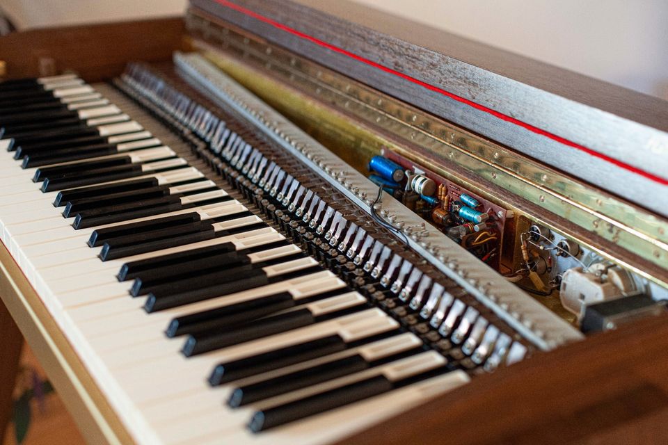 HOHNER CEMBALET N - E-PIANO + Underbelly Amp - SAMMLERZUSTAND in Überlingen