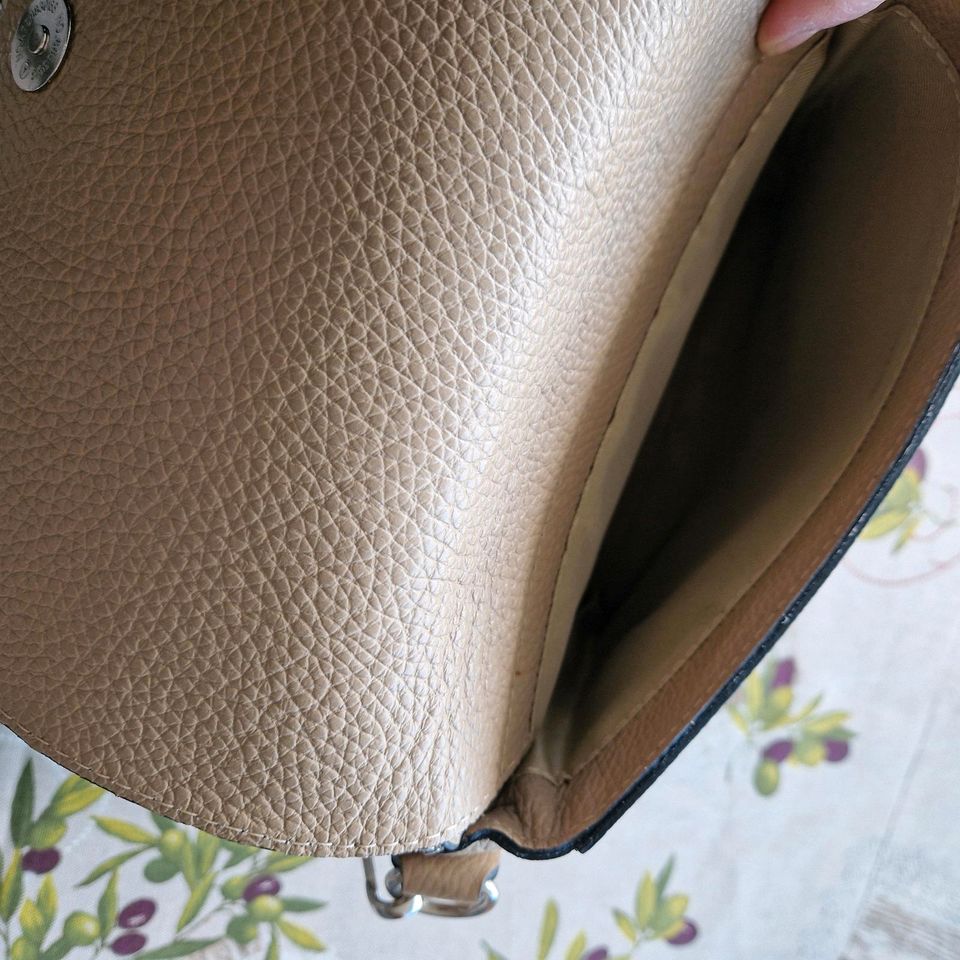 Handtasche Wechselgurt und Portemonnaie beige Leder in Quickborn