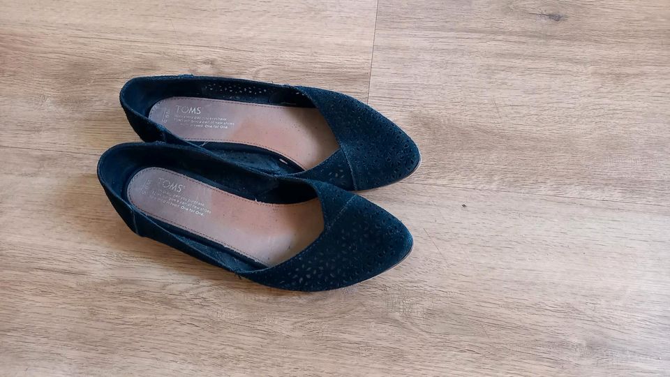 TOMS Ballerina Gr. 41 - schwarz Echt Leder 9,5 in Bautzen