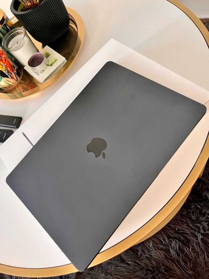 MacBook Air 15 M2 in Bornheim