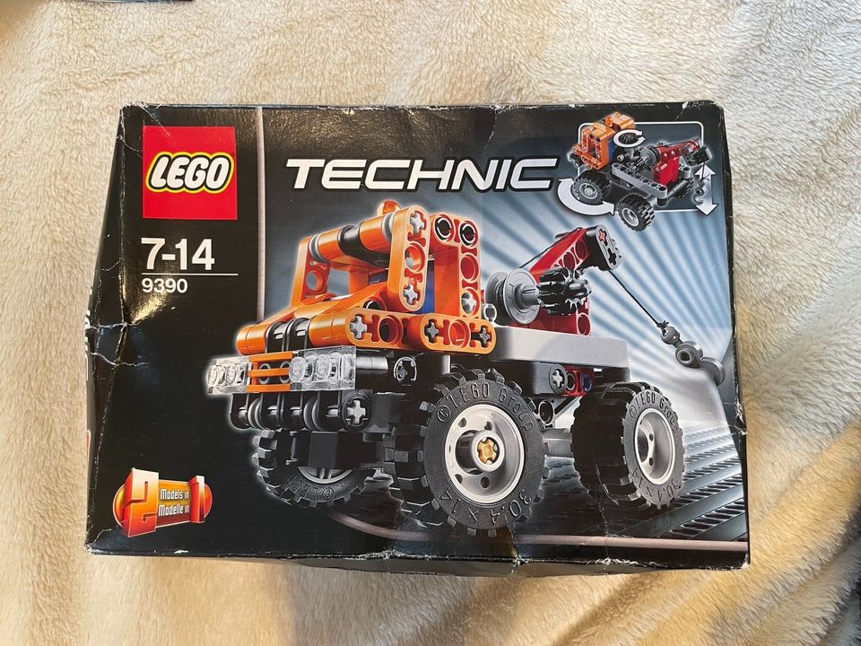 Lego Technic 9390 NEU Abschlepptruck OVP vorhanden in Hamburg