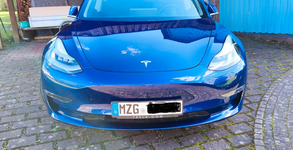 Tesla Model 3 SR+ 2019 Deep Blue Metallic 1. Hand 18.000 km in Wadern