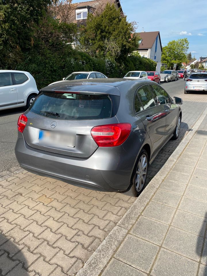 Mercedes A 180 Panorama in Nürnberg (Mittelfr)