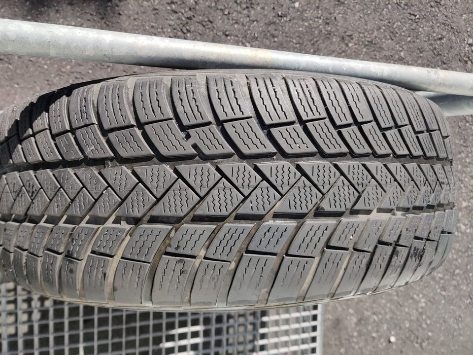 Satz Winterkomplettreifen 215/55R17 auf RC Alufelge in Vettweiß