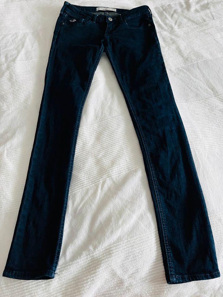 Hollister Jeans , eine Abercrombie Jeans in Ratingen