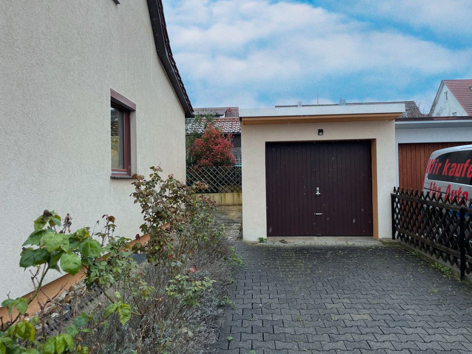 Großzügige DHH in sehr ruhiger Lage mit zusätzlichem Gartengrundstück + Garage in Weilimdorf in Stuttgart